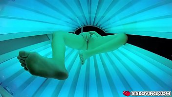 Stepsister was caught by her stepbro using their dads tanning bed!