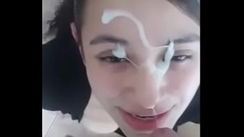 Amateur latina gets a creamy facial for a gram of weed