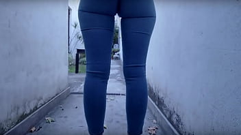Most SUPERB LONG BUTT-CRACK on Skinny Babe And Fat Cameltoe Wearing Tight Denim!
